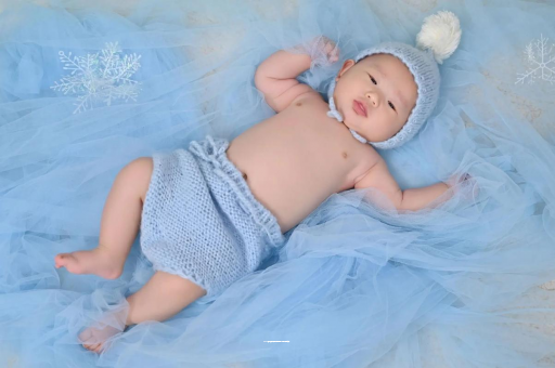 巴中宝宝睡觉爱笑